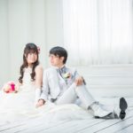 お座りポーズ　前撮り　フォト婚　後撮り
